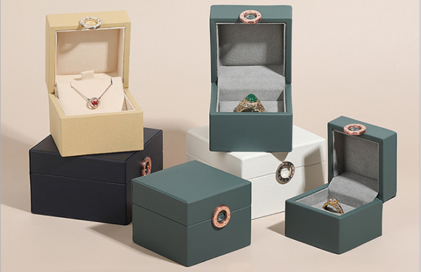 1774945371472170.jpg Lucky Jewelry Box.jpg